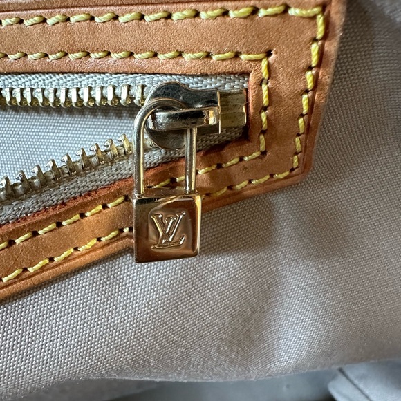 Louis Vuitton Monogram Yellow Vernis Reade GM Tote XL - Picture 14 of 14